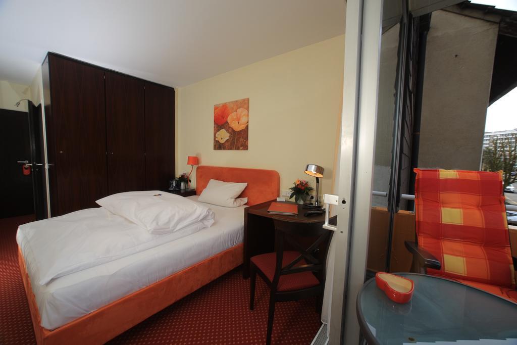 Hotel Unterfeldhaus Erkrath Dış mekan fotoğraf